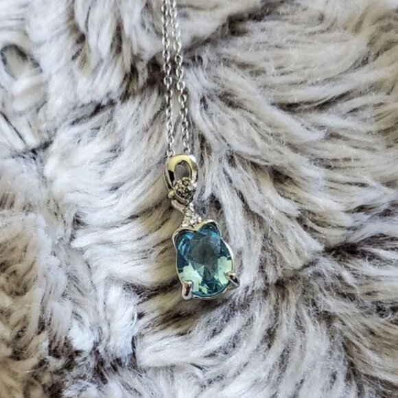 Silver and Aquamarine March Birthstone Drop Pendant Fashion Necklace NWOT - Picture 5 of 8